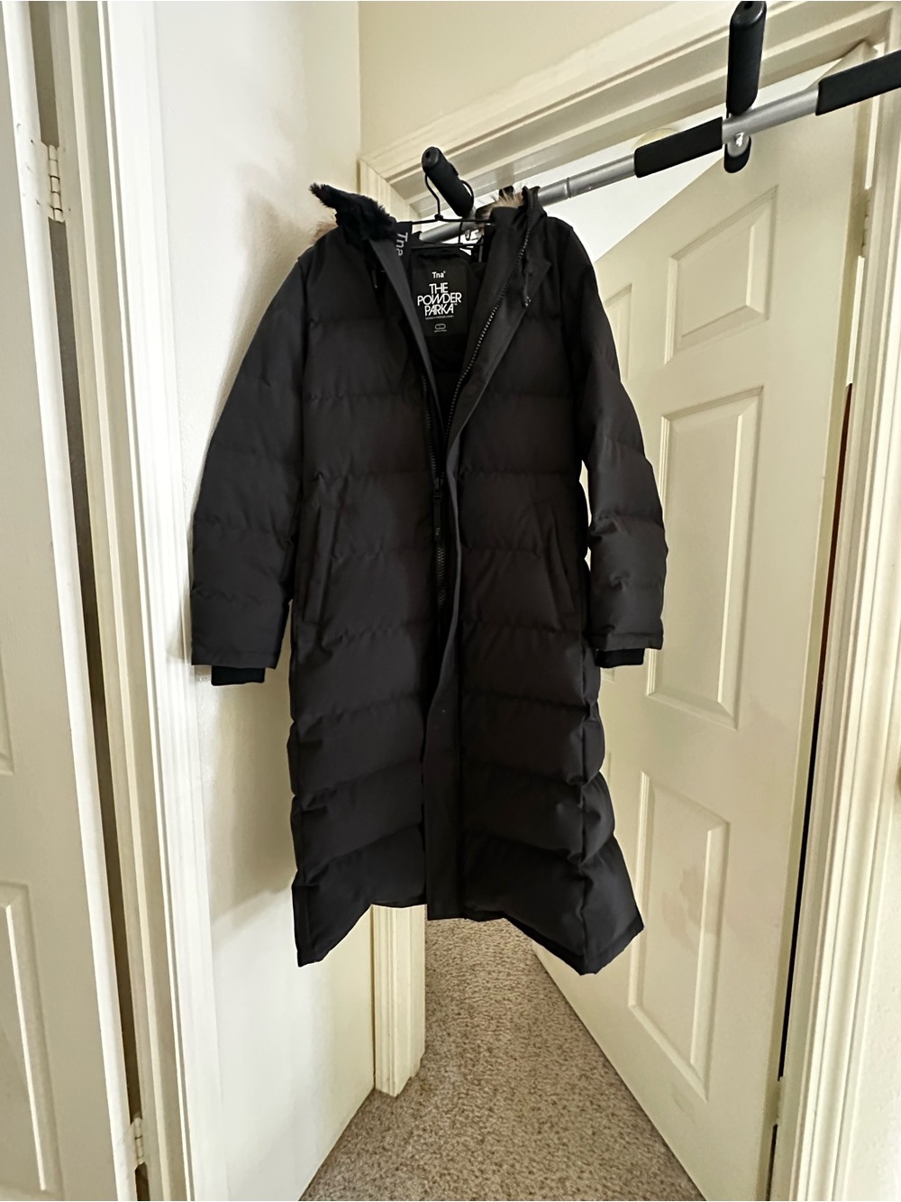 Aritzia TNA super puff